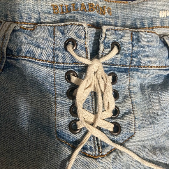 Vintage y2k Billabong Tie Up Beach Jean Shorts Size 5 - Picture 2 of 4